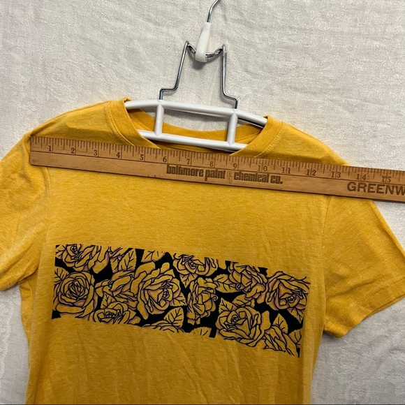 Free State woman’s T-shirt. Size Small Yellow - Picture 3 of 8